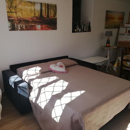 La Casa Del Borgo-Intero Appartamento Latina Buitenkant foto