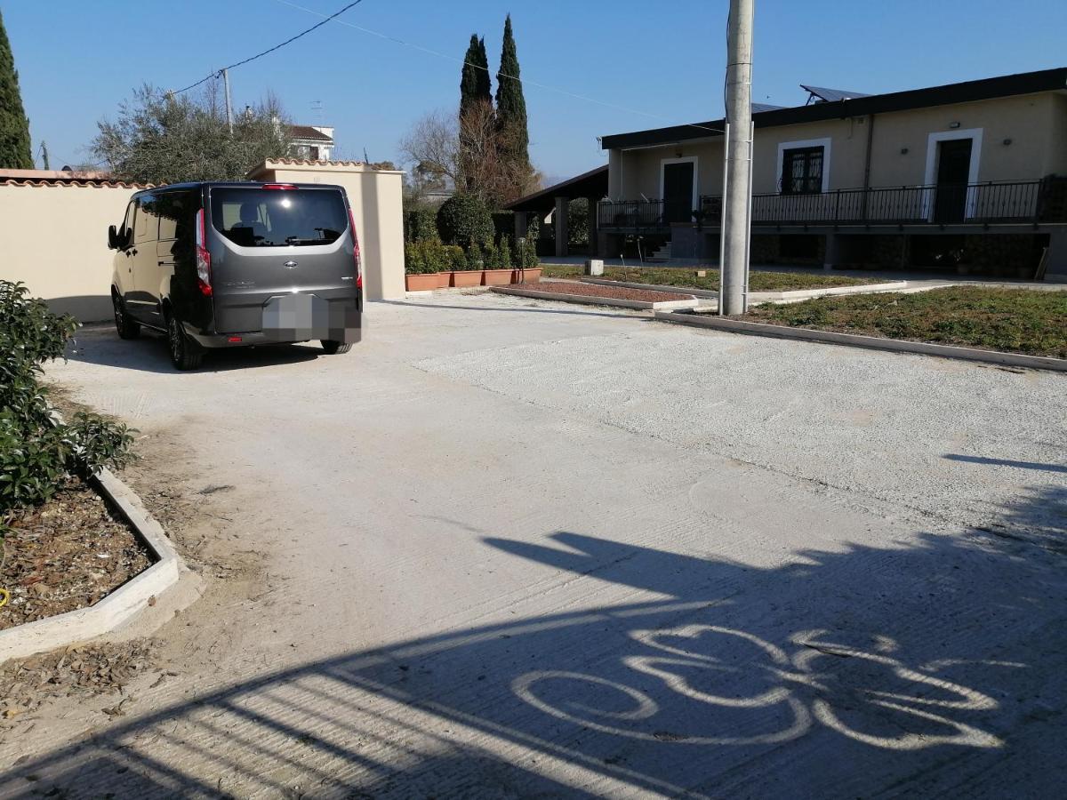 La Casa Del Borgo-Intero Appartamento Latina Buitenkant foto