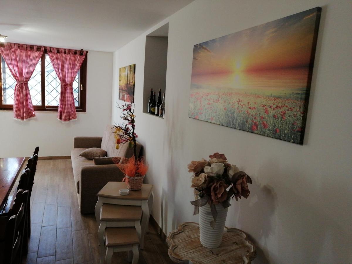 La Casa Del Borgo-Intero Appartamento Latina Buitenkant foto
