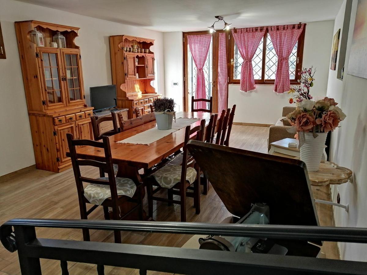 La Casa Del Borgo-Intero Appartamento Latina Buitenkant foto