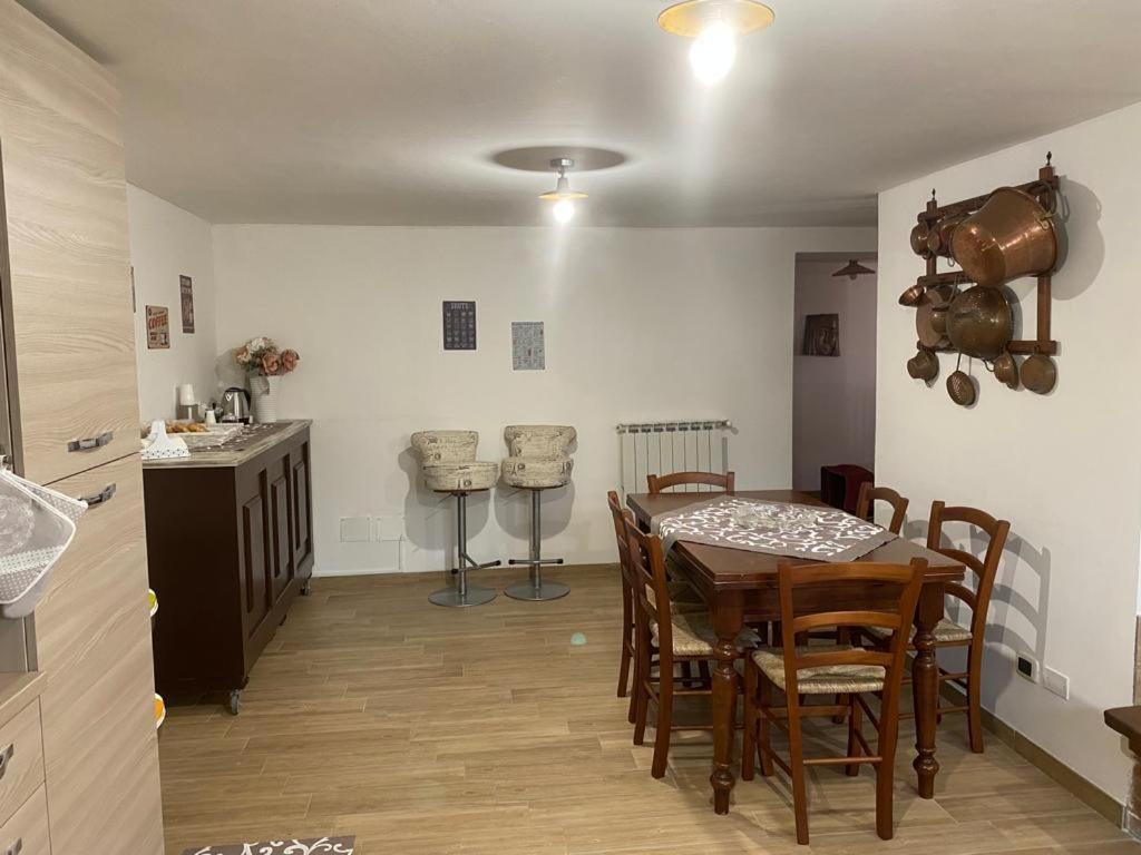 La Casa Del Borgo-Intero Appartamento Latina Buitenkant foto