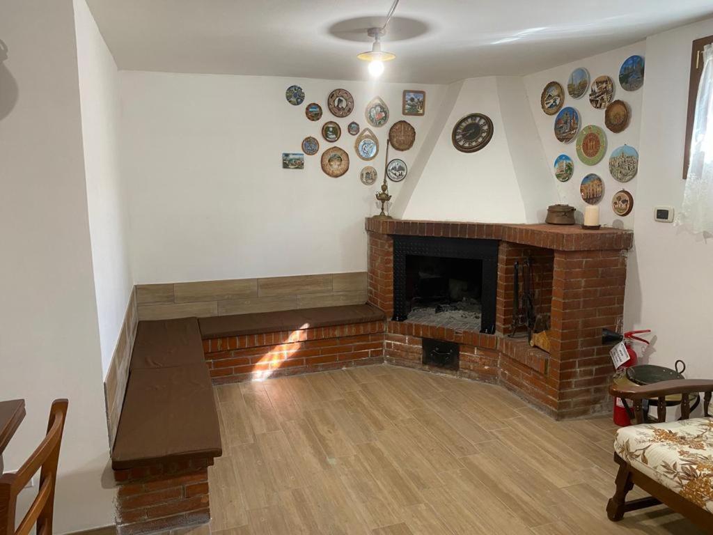 La Casa Del Borgo-Intero Appartamento Latina Buitenkant foto