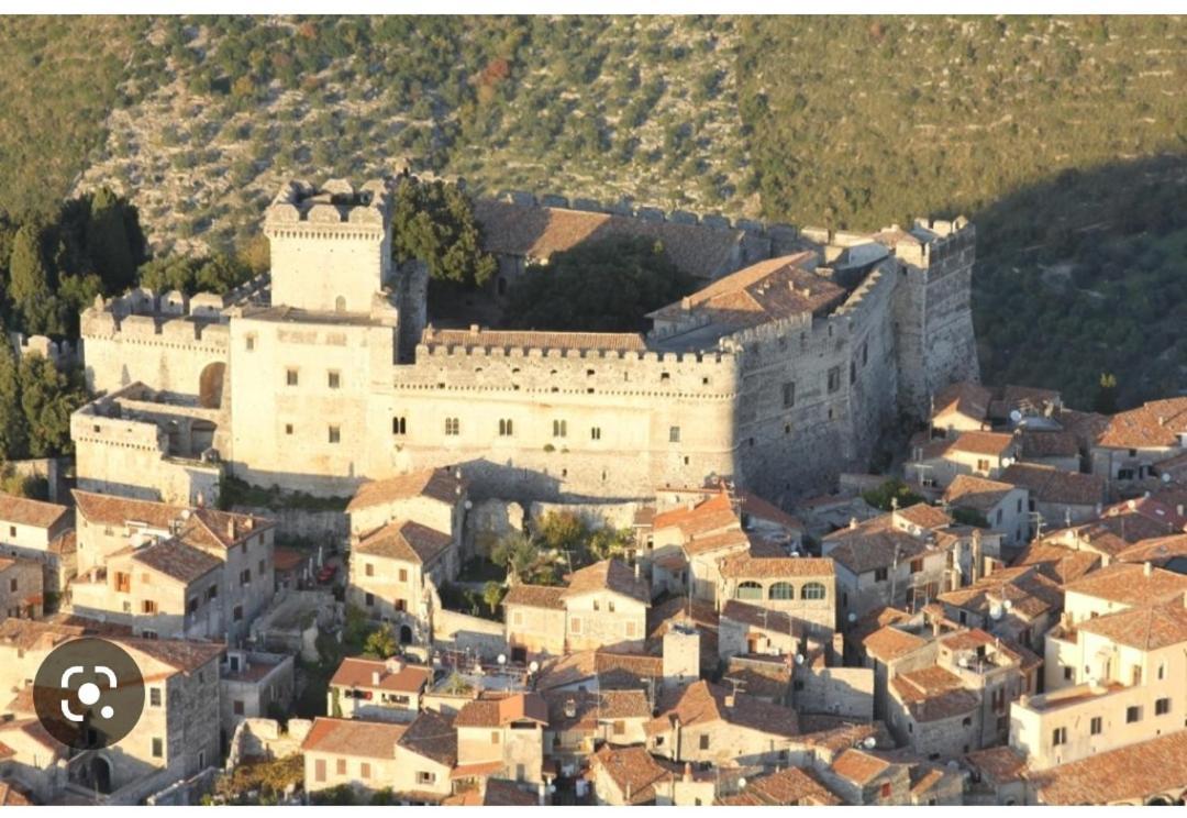 La Casa Del Borgo-Intero Appartamento Latina Buitenkant foto