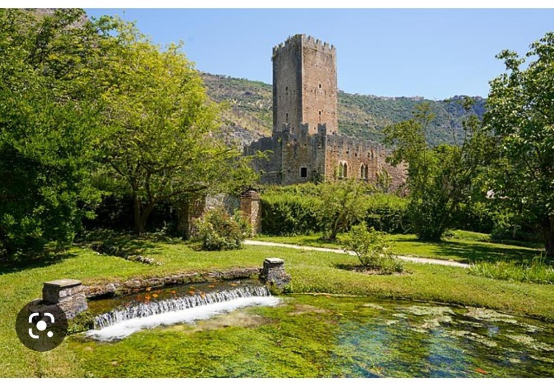 La Casa Del Borgo-Intero Appartamento Latina Buitenkant foto