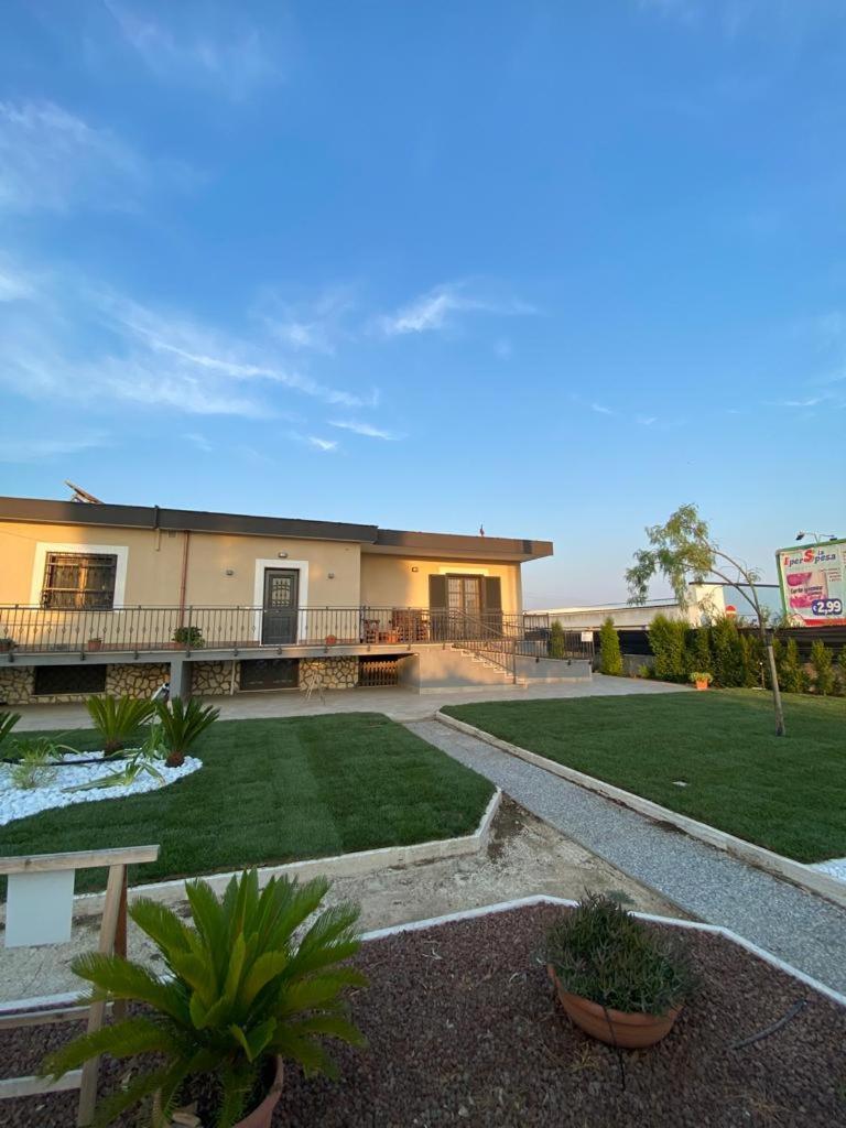 La Casa Del Borgo-Intero Appartamento Latina Buitenkant foto