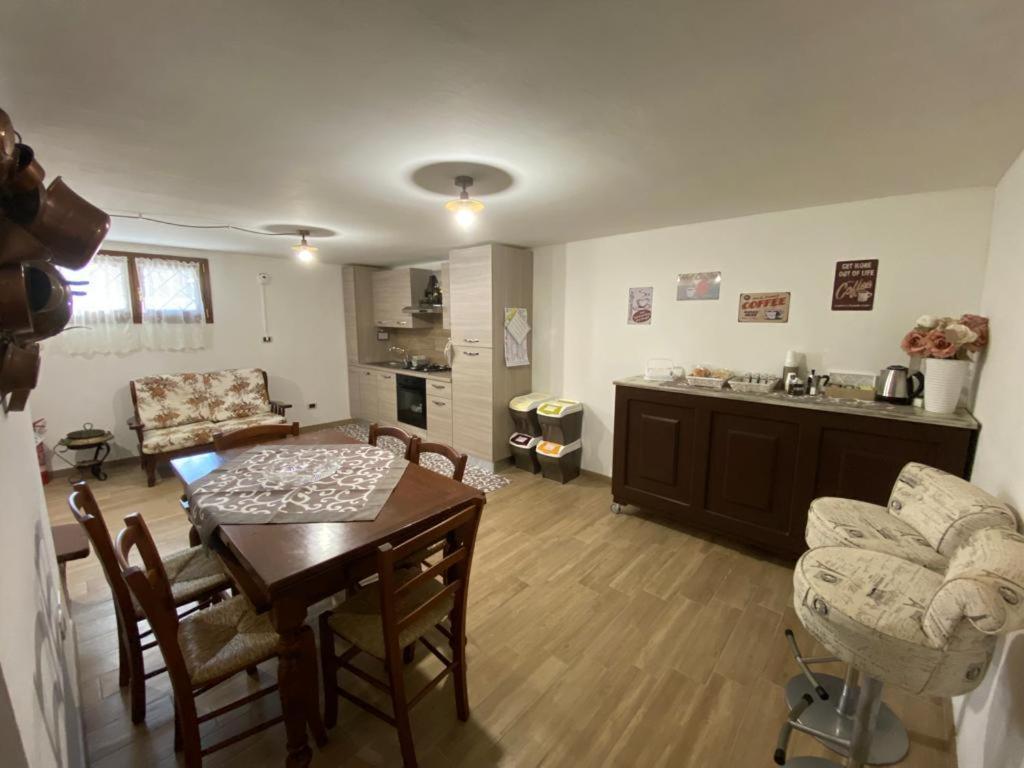La Casa Del Borgo-Intero Appartamento Latina Buitenkant foto